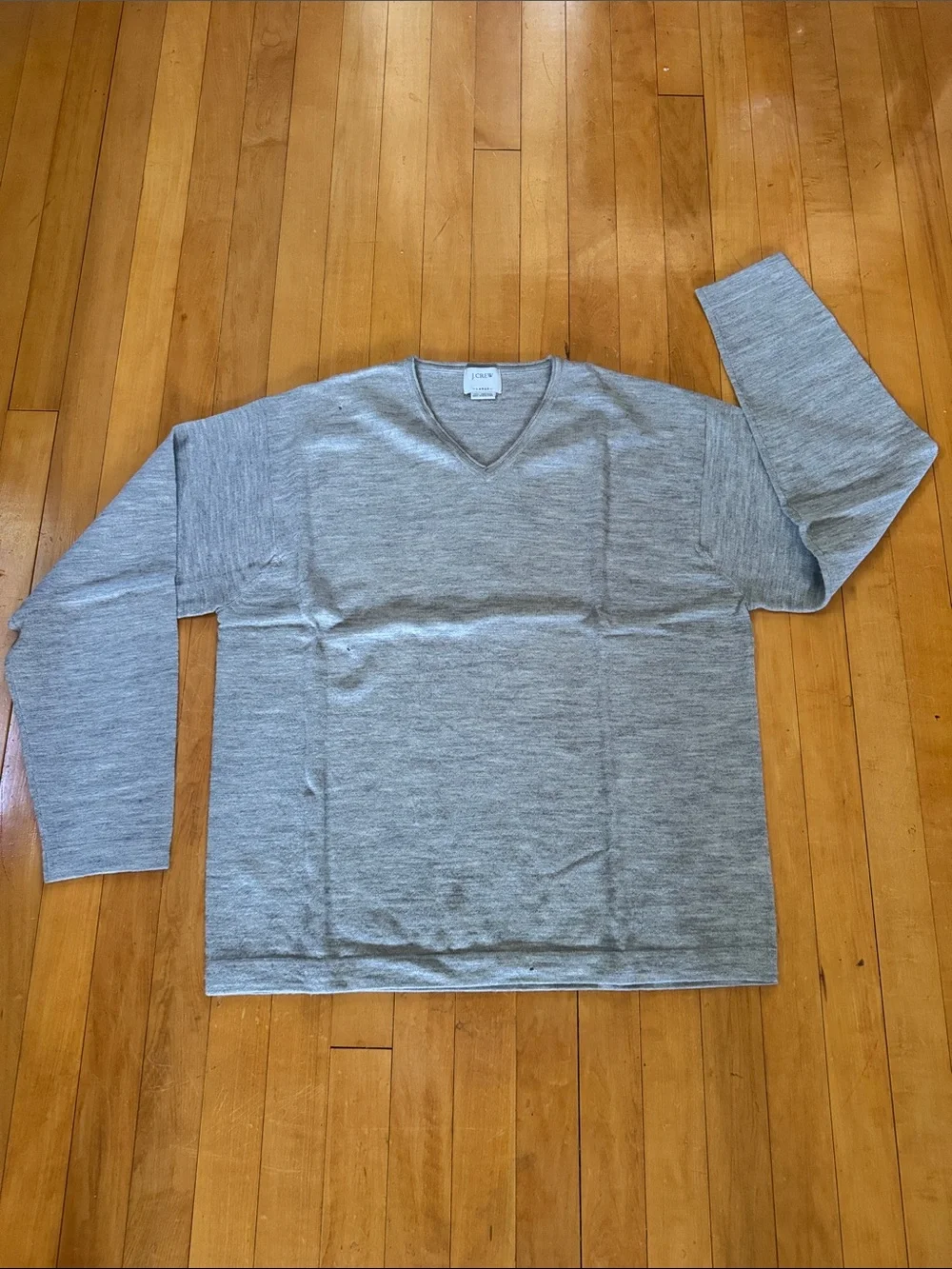 J.Crew vintage Light Gray lambswool v neck Sweater men’s L